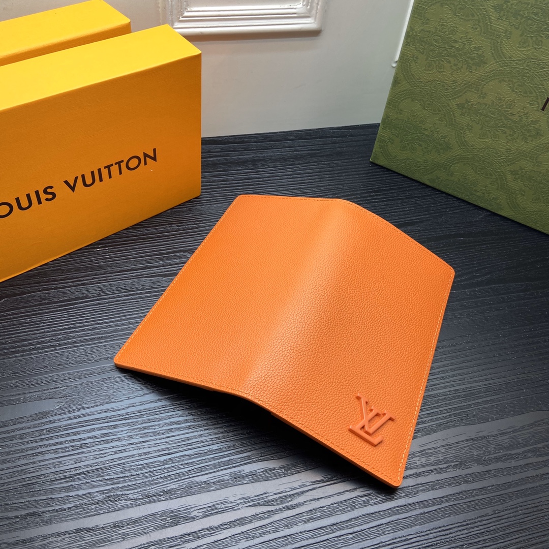 Slim leather minimalist wallet in use