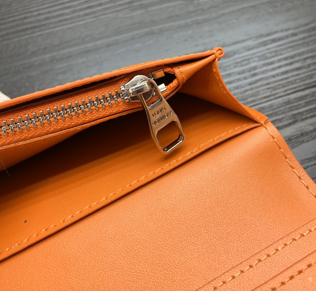 Slim leather minimalist wallet gift box