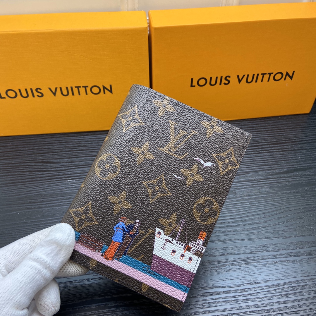 Close-up of the leather texture.