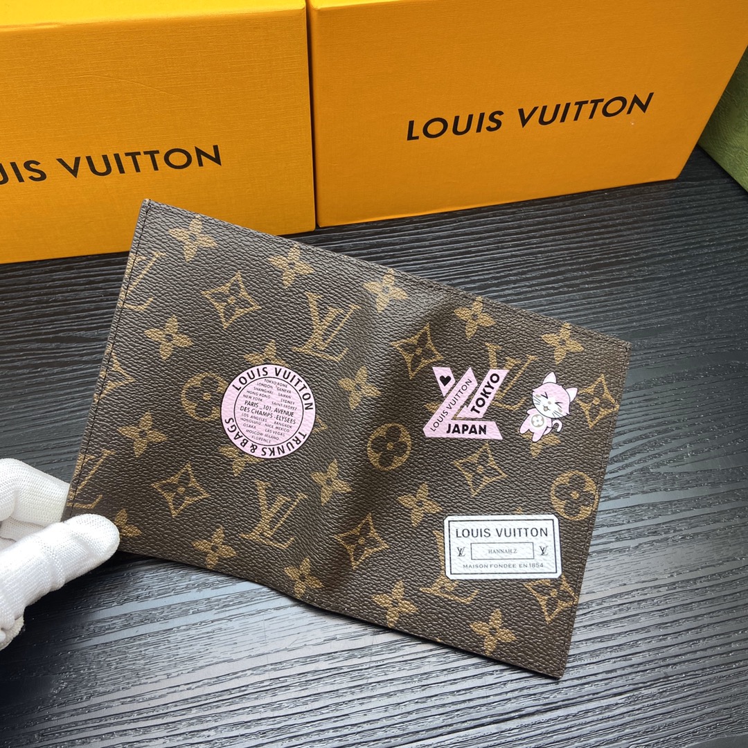 Leather passport wallet card slot