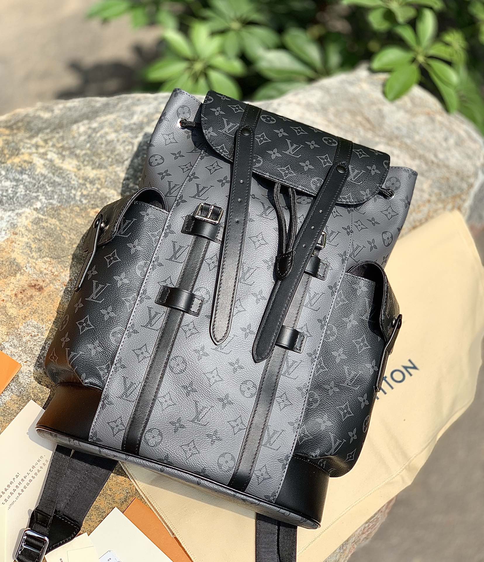 非市场普通货 进口皮料半钢五金 m45419尺寸38 x 44 x 21 CM同样是海外渠道货，如果有亲