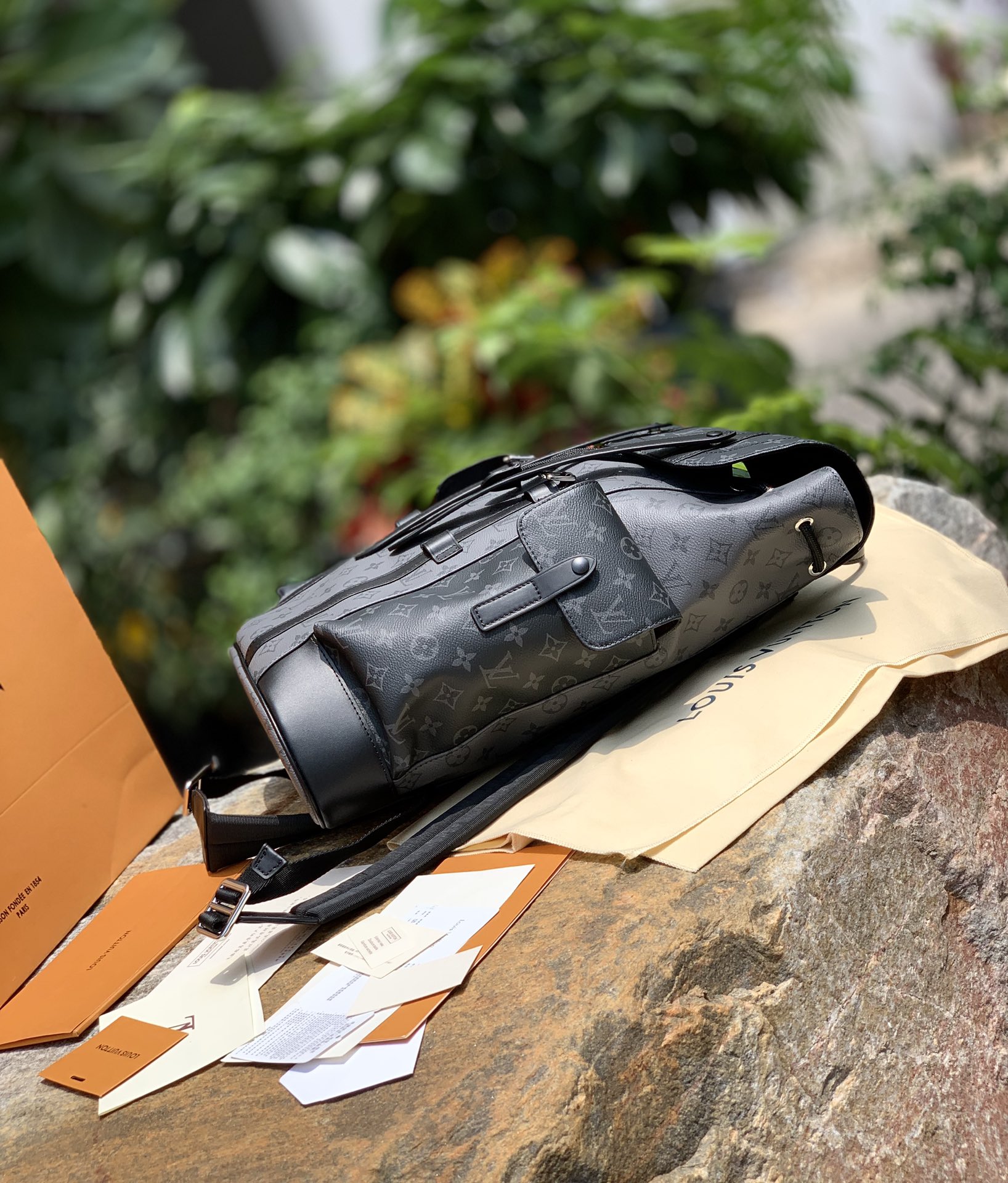 非市场普通货 进口皮料半钢五金 m45419尺寸38 x 44 x 21 CM同样是海外渠道货，如果有亲