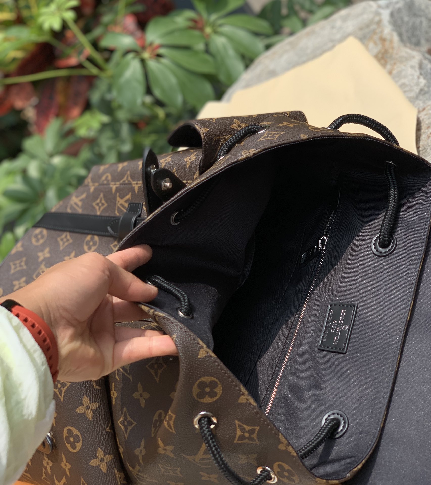 🌼 m43735老花尺寸38 x 44 x 21 CM原厂货！专柜什么样它就是什么样，真真正正百分百专柜