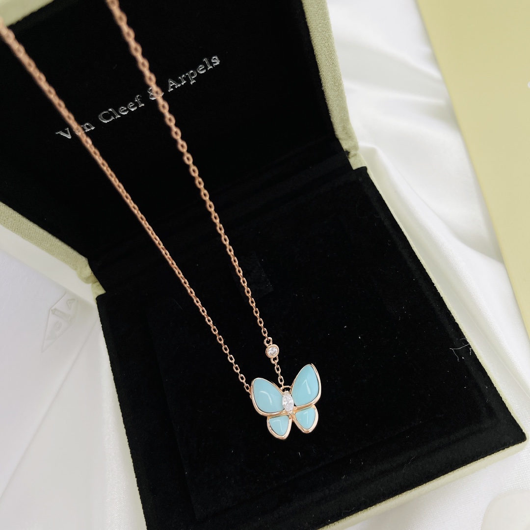 NO:101427,[Purchase level] Top vca Van Cleef & Arpels New Turquoise Butterfly Necklace Shipping High-end 925 Sterling Silver Inlay Natural Turquoise Electroplating 18k Gold Original Diamond Buckle Back cover design, just to burn money and make good products, focus on details, entry-level items in the world of Goddess, eternal classic... Necklace, Vac necklace, van clef, necklace, pure silver19860909【代购级别】顶级 vca 梵克雅宝 新款 绿松石 蝴蝶 项链 出货 高端925纯银镶嵌天然绿松石 电镀18k金 原版菱形扣 封底设计,只为烧钱做好货专注于细节女神世界里的入门级单品 永恒的经典.. 项链,Vac项链,van cleef,necklace,pure silver,Jewelry