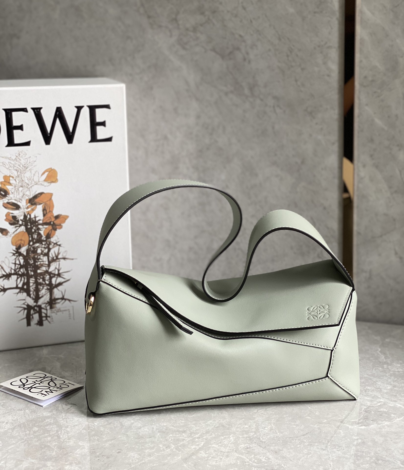 Loewe Puzzle Handbags Crossbody & Shoulder Bags White Calfskin Cowhide Underarm