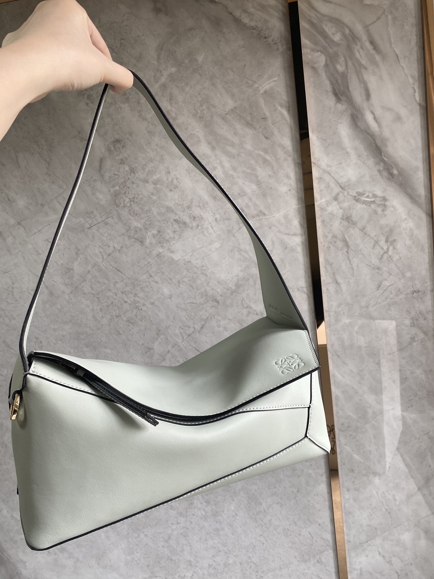 LOEWE罗意威Puzzle hobo腋下包 0673银灰