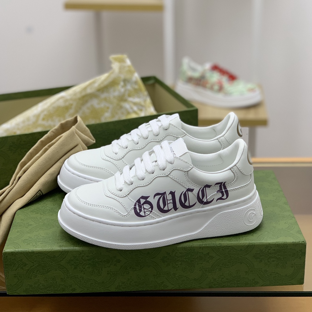 GUCCI古驰 采用牛皮材质,以GG印花皮革情侣款运动鞋