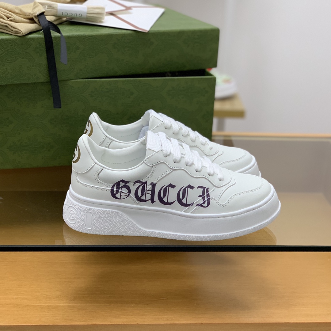 GUCCI古驰 采用牛皮材质,以GG印花皮革情侣款运动鞋