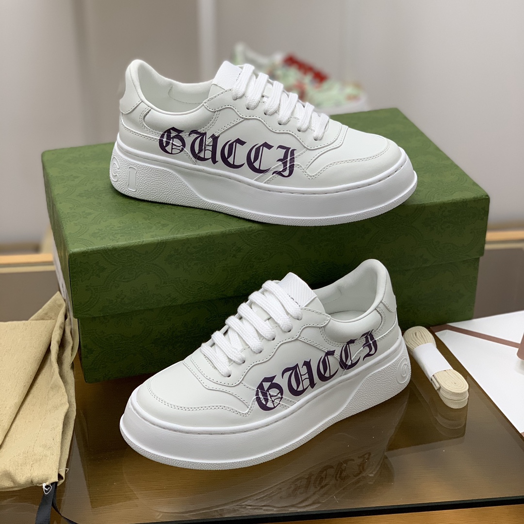 GUCCI古驰 采用牛皮材质,以GG印花皮革情侣款运动鞋