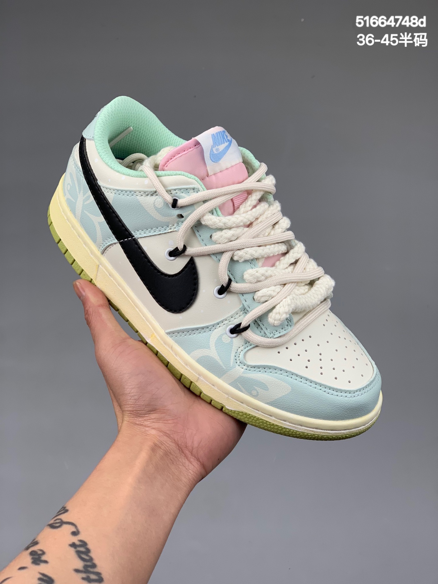 本地
耐克Futura x Nike Dunk Low SB联名 腰果花 解构绑带滑板鞋 双鞋带系统延续了今年的代表性风格，搭配亮粉色鞋带，保持了 Dunk SB Low 街头属性的同时，Virgil 强烈的解构属性让这双鞋更符现代年轻人的审美#X8228 货号CN4504SWSIZE：36 36.5 37.5 38 38.5 39 40 40.5 41 42 43 44 45
编码：51664748d