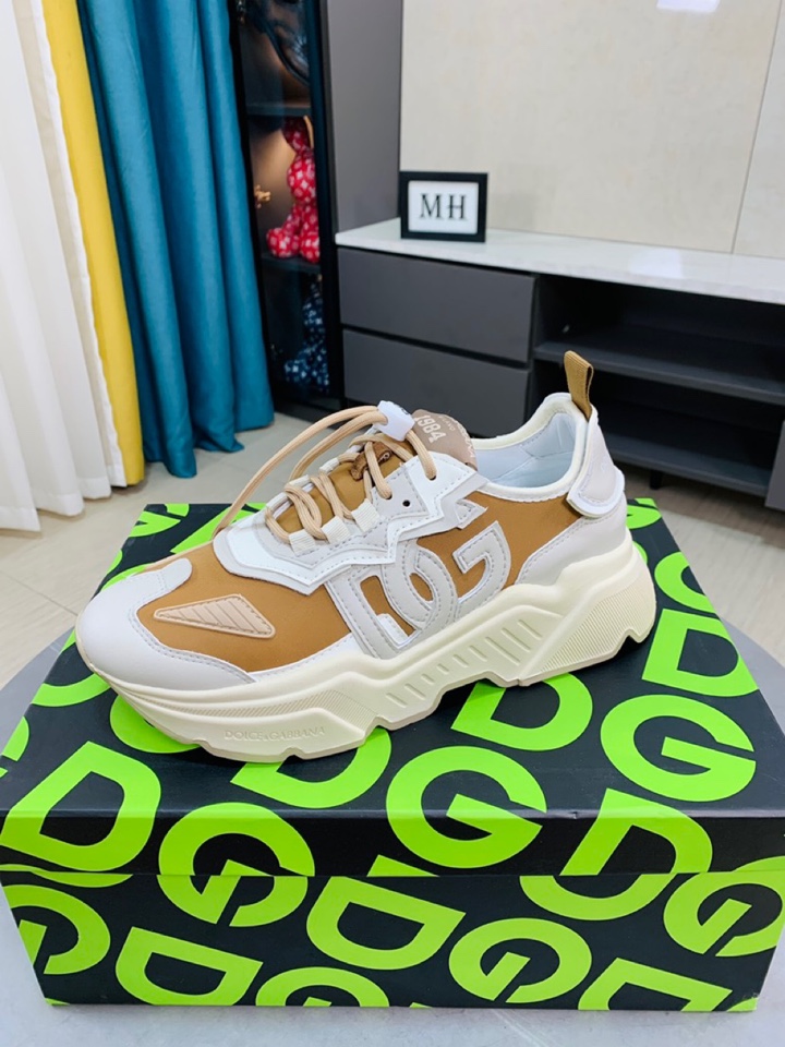 J0  Dolce＆Gabbana最新官网休闲、男鞋原单品质进口头层牛皮网布搭配➕羊里[得意]论材料做工完胜市场所有版本💕最高品质出货 实物拍摄，面料进口凸显品牌独特魅力😘鞋带也是原版定制👻经典系带款鞋 上脚十分舒适 、