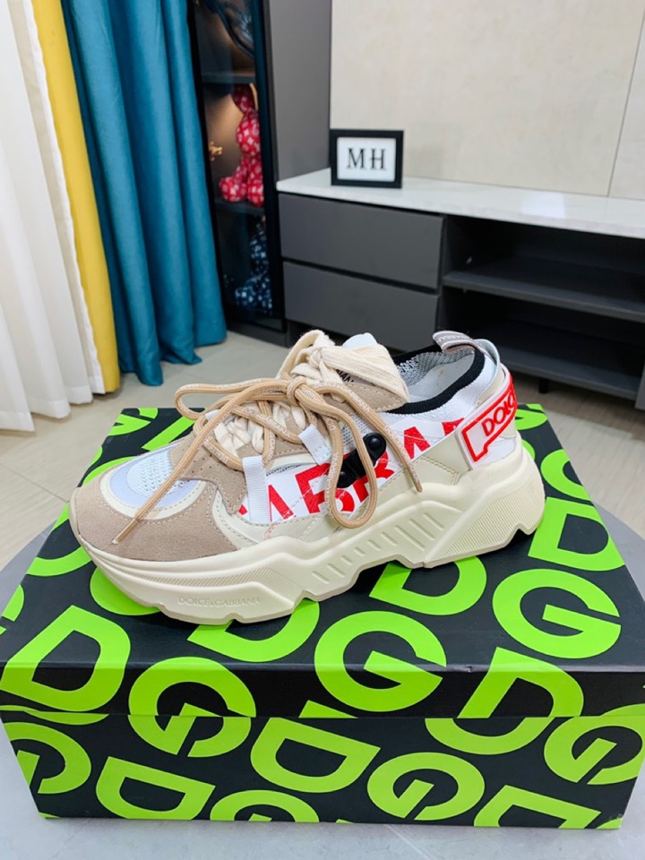 J0  Dolce＆Gabbana最新官网休闲、男鞋原单品质进口头层牛皮网布搭配➕羊里[得意]论材料做工完胜市场所有版本💕最高品质出货 实物拍摄，面料进口凸显品牌独特魅力😘鞋带也是原版定制👻经典系带款鞋 上脚十分舒适 、