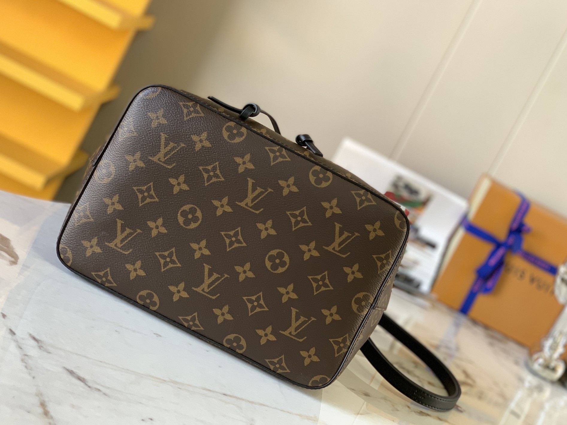 路易威登 Louis Vuitton 高定典藏名品高定成衣时装外套连衣裙衬衫T恤 #D12127A0 4