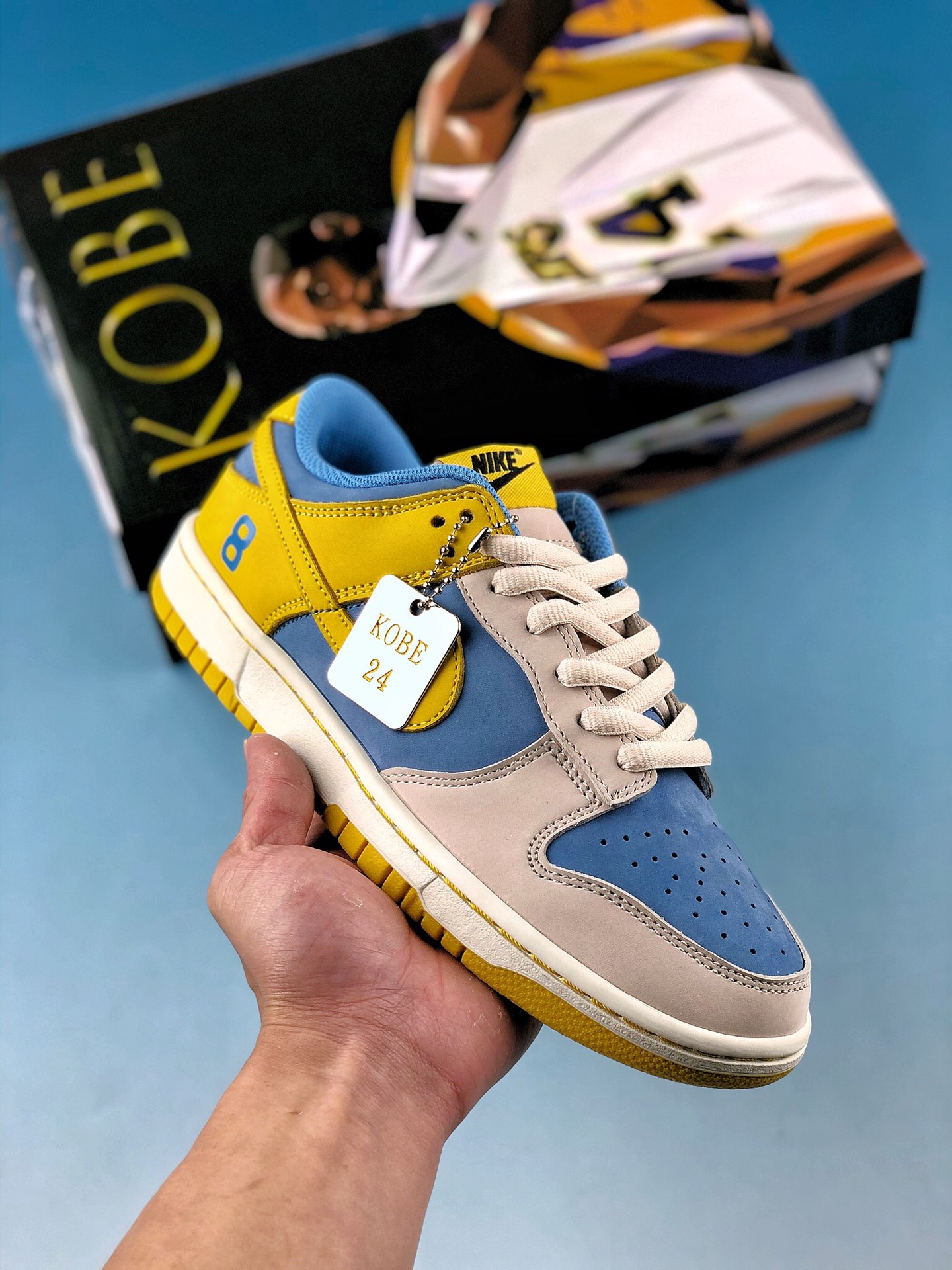 本地自取 核心放店
Nike Dunk SB Low
蓝黄科比配色 大厂出品 极力推荐
原装头层材料 独家版型蒸餾加工
帶來的是更好的视觉和脚感体验
大厂纯原品质出货 清洁度 电绣工艺 皮料切割干净无任何毛边 细节完美 
官方货号: LF2428-002
尺码: 36 36.5 37 38 38.5 39 40 40.5 41 42 42.5 43 44  45