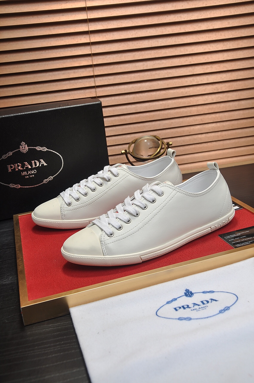 I5  普拉达羊皮内里🔝男鞋高端品牌：官网1：1最新力作：鞋面采用意大利进口头层牛皮🍀油边工艺🇻🇺➕水染羊皮内里制作 ，让行走更加便捷舒适，惊世之作 打造时尚个性衬托你的与众不同潮男必备!经典 4色可选数码:38-4545定做不退换