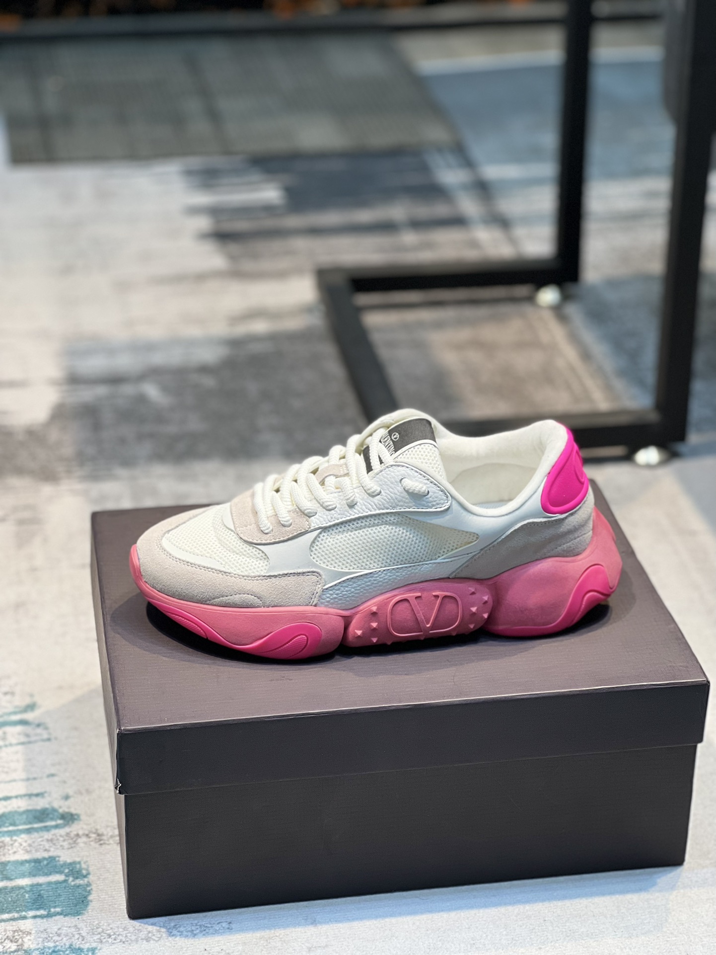 K5 VALENTINO华伦天奴2022春夏运动系列，顶级版本，原版1:1套楦，面料采用透气网+高丝光牛津，原版垫脚.配TPR大底。经典拼色.时尚百搭官网同步. 女码：35-40，男码：39-44 45🉑️定做