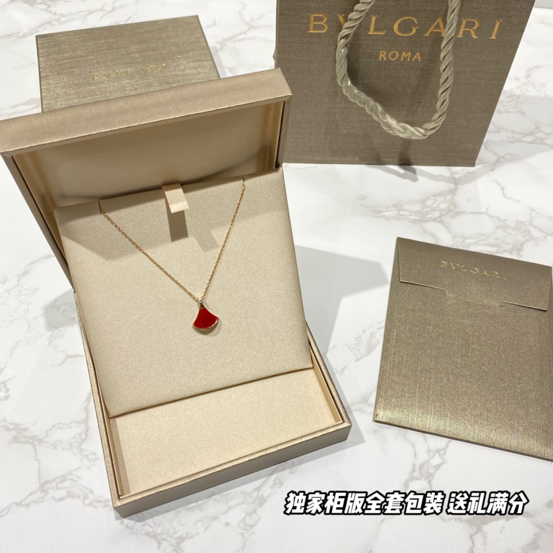 Bvlgari necklace