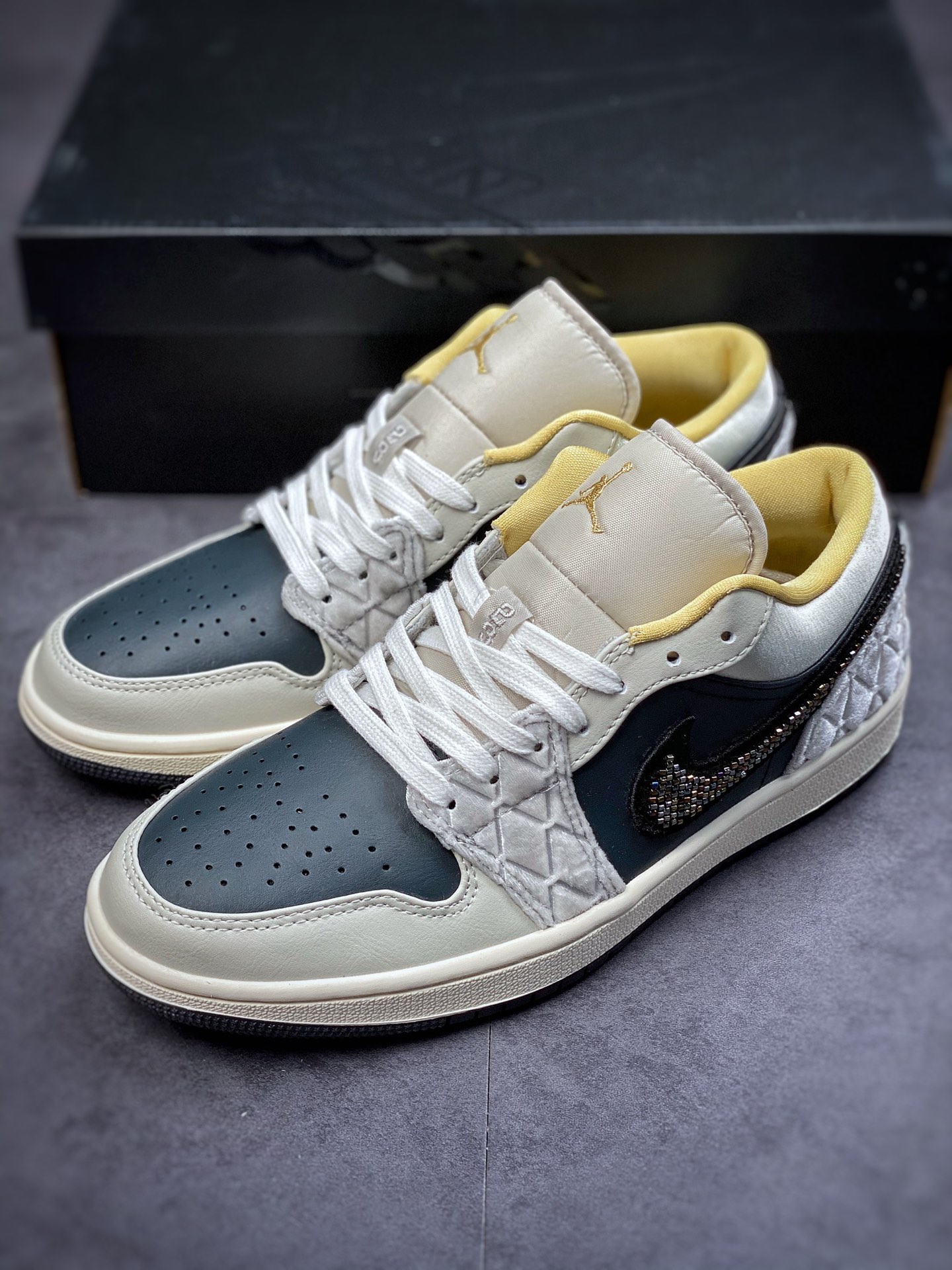 200 Air Jordan 1 Low 黑灰绸缎 AJ1乔1低帮休闲板鞋 DV1762-001