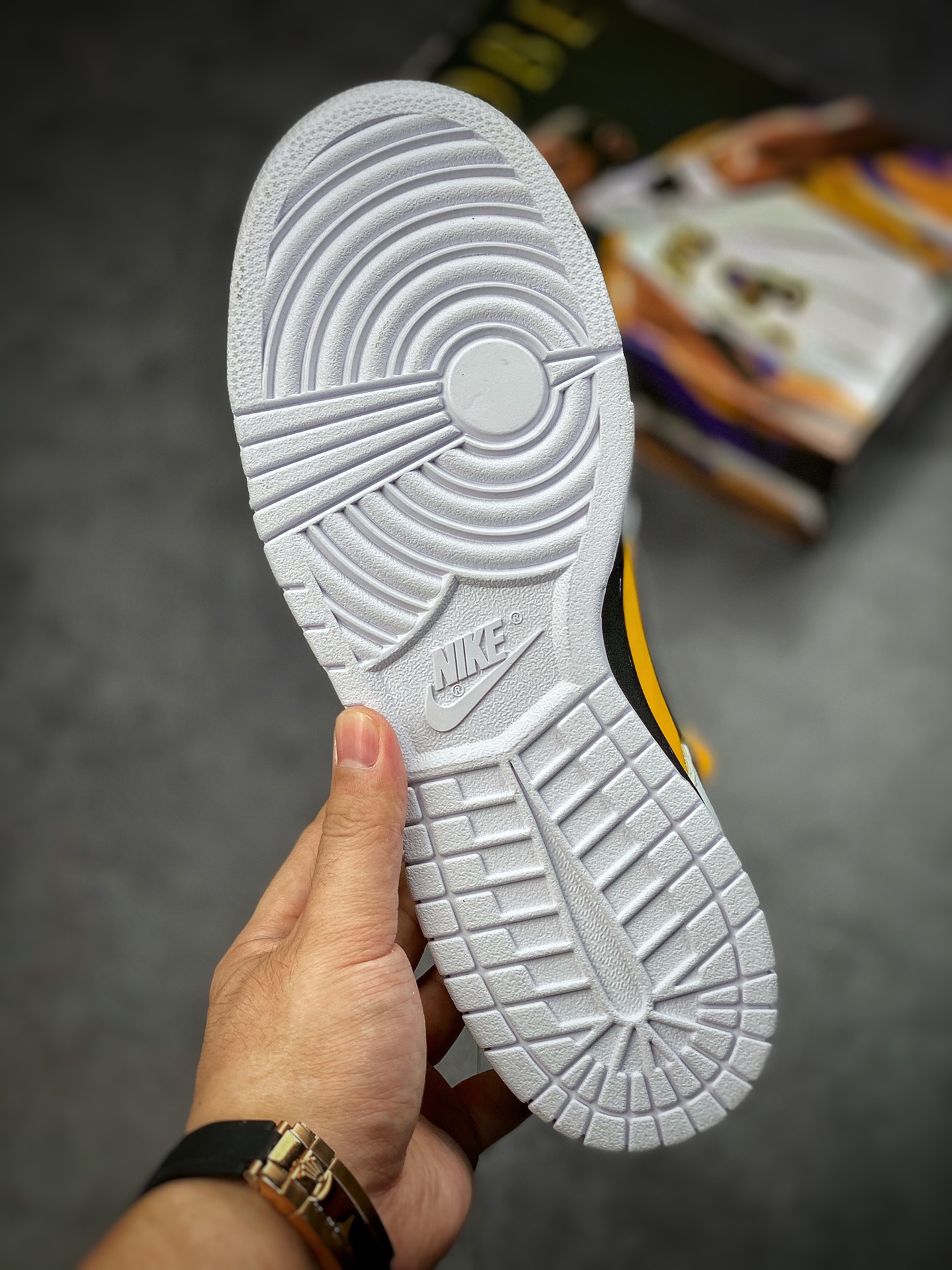 380 Nike SB Dunk Low Pro 白灰黄 科比8/24 独家新色 LF2428-001-莆田鞋,莆田鞋货源,高仿鞋,高仿鞋货源,安福档口,莆田高仿鞋,莆田鞋批发,高仿鞋批发,莆田高仿运动鞋,高仿运动鞋,莆田运动鞋 380 Nike SB Dunk Low Pro 白灰黄 科比8/24 独家新色 LF2428-001