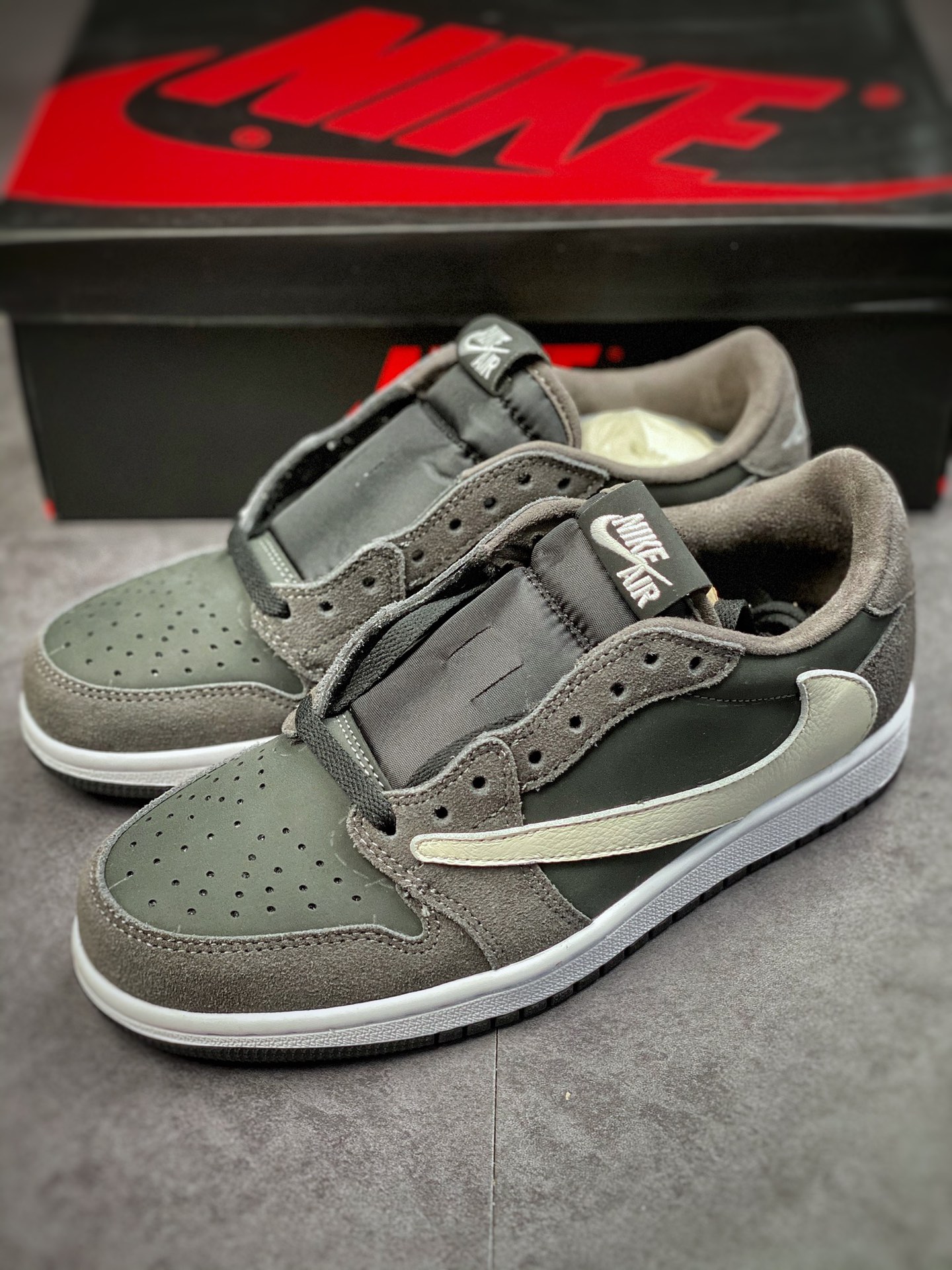 260 Air Jordan 1 Low 碳灰倒钩 官方同步新色 CQ4277-003