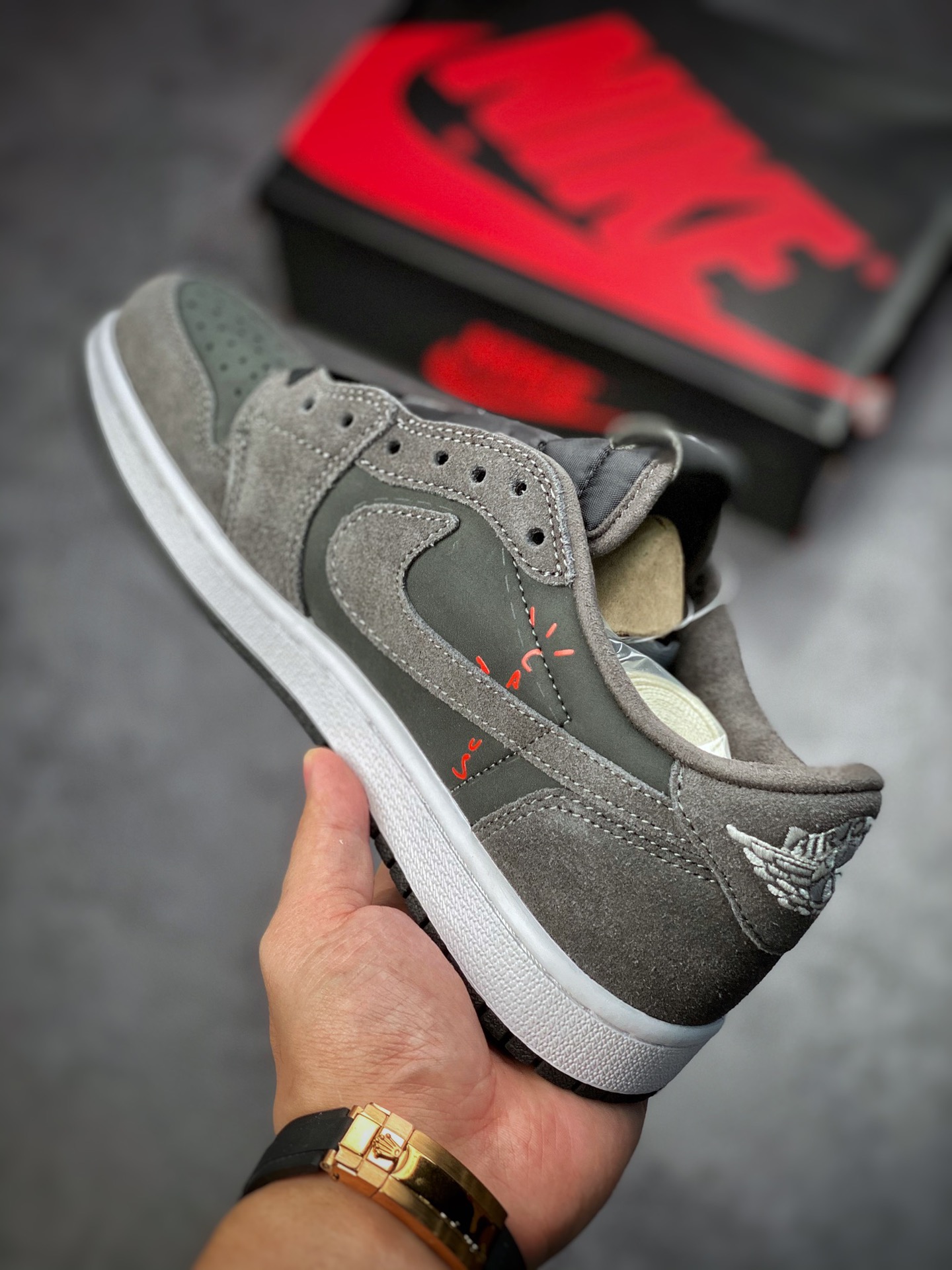 260 Air Jordan 1 Low 碳灰倒钩 官方同步新色 CQ4277-003