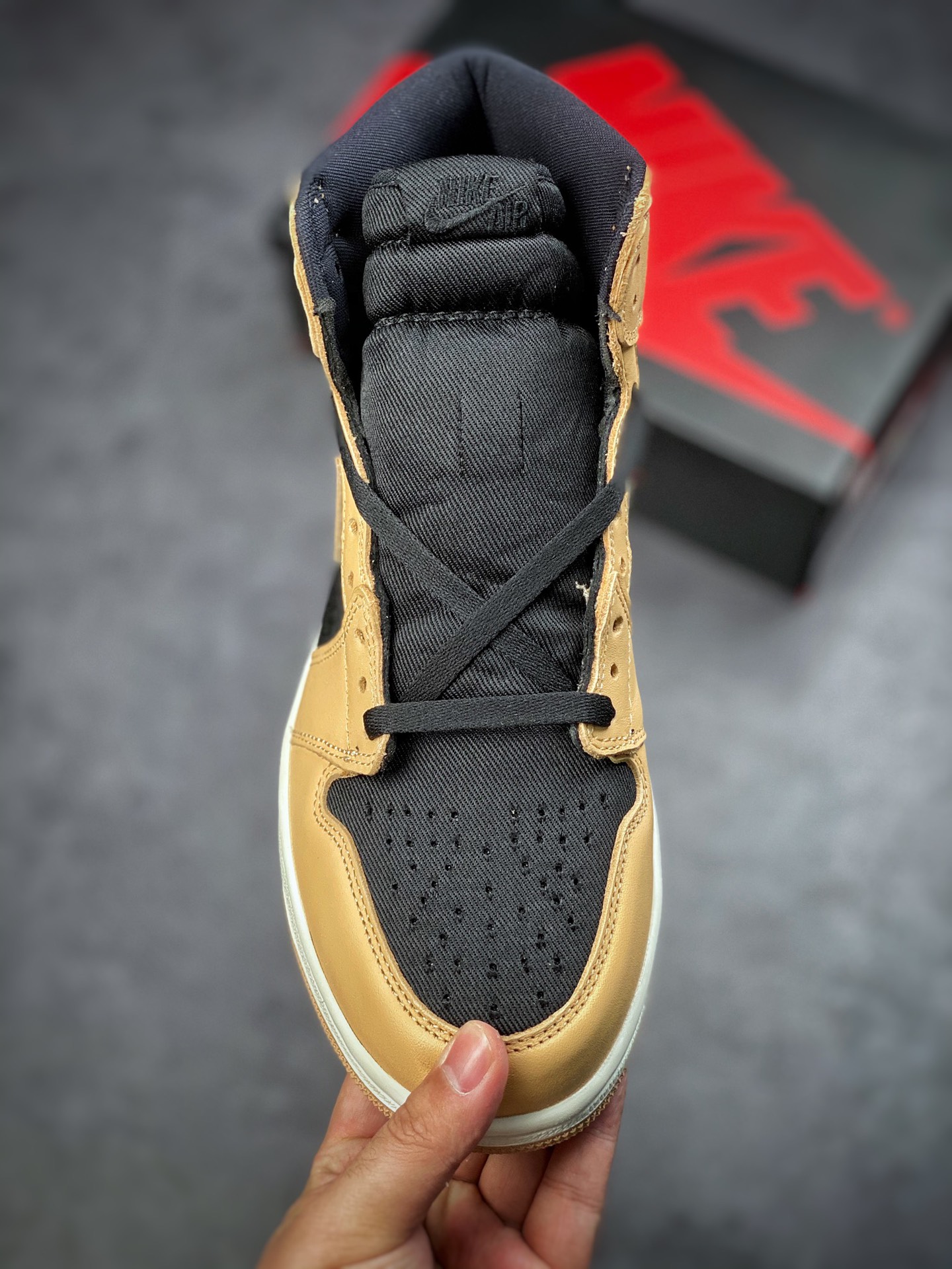 300 Air Jordan 1 “Obsidian”奶茶色 纯原大厂出品 555088-202