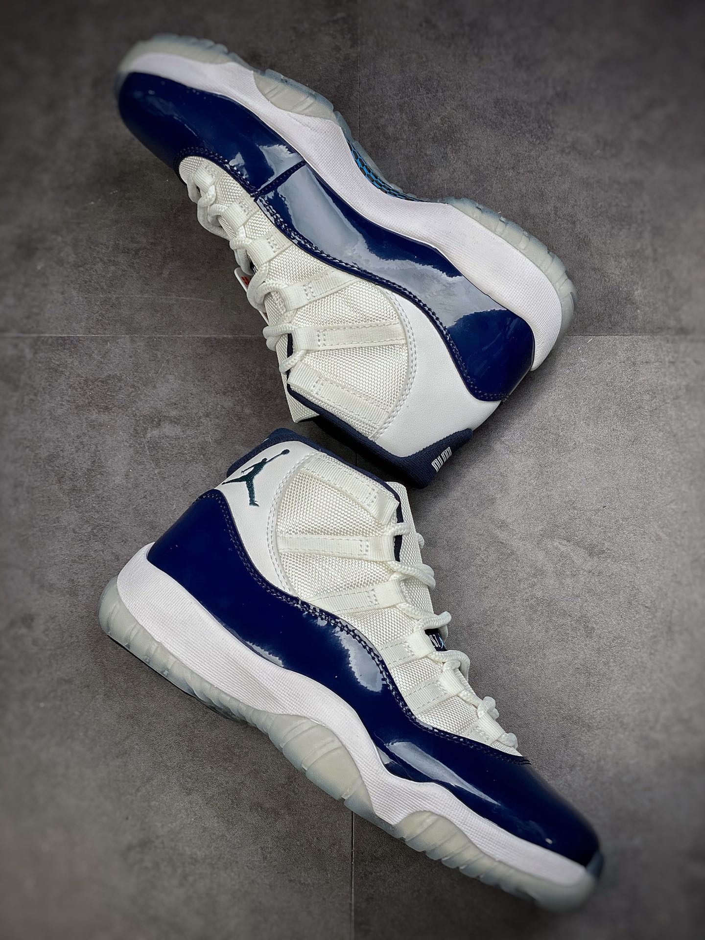 300 Air Jordan 11“UNC”午夜蓝 经典强势回归 378037-123