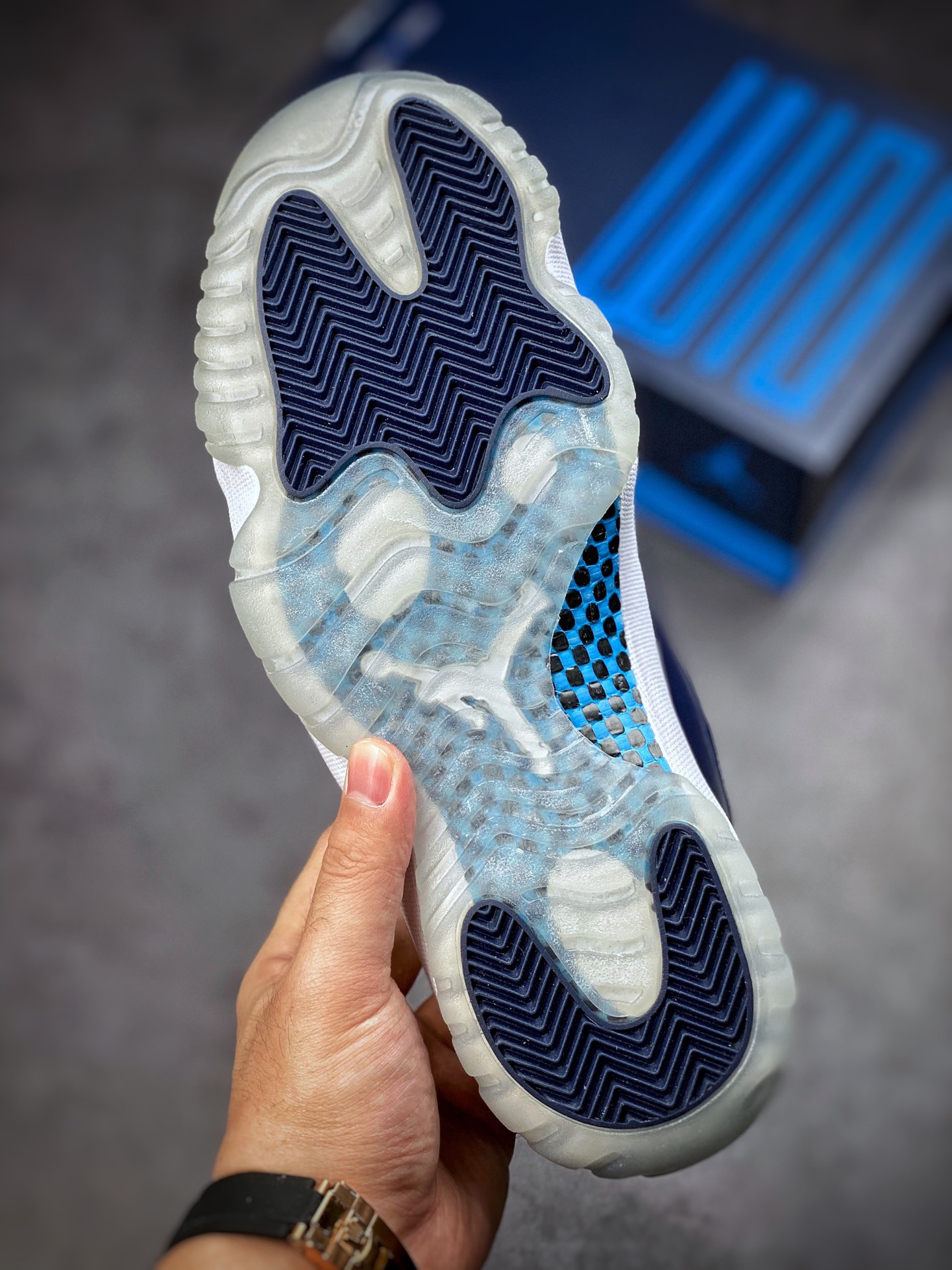300 Air Jordan 11“UNC”午夜蓝 经典强势回归 378037-123