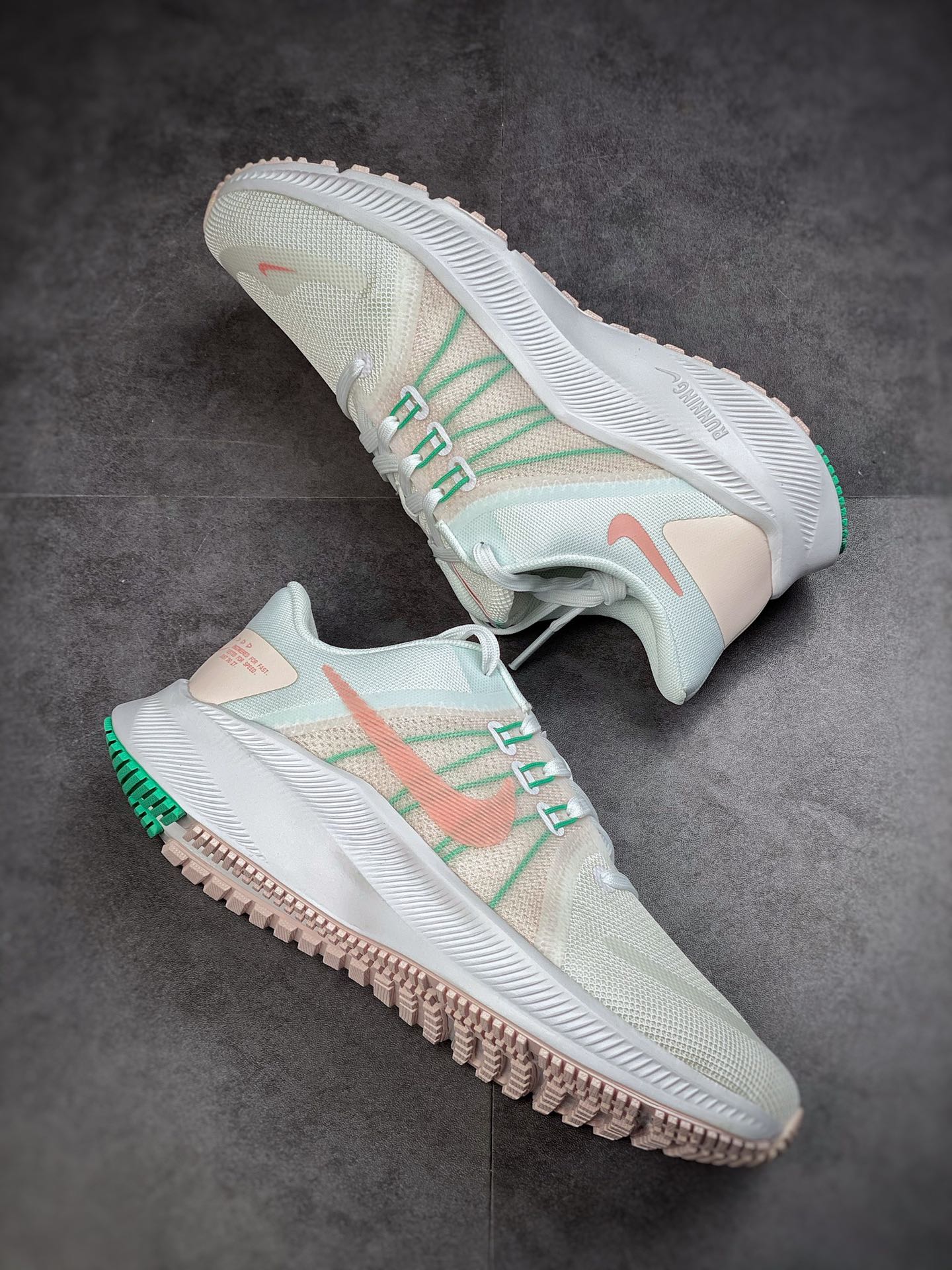 180 Nike Quest 4极速4代 网面透气 时尚休闲跑步鞋 简约高科技设计采用多层材料DA1106-105