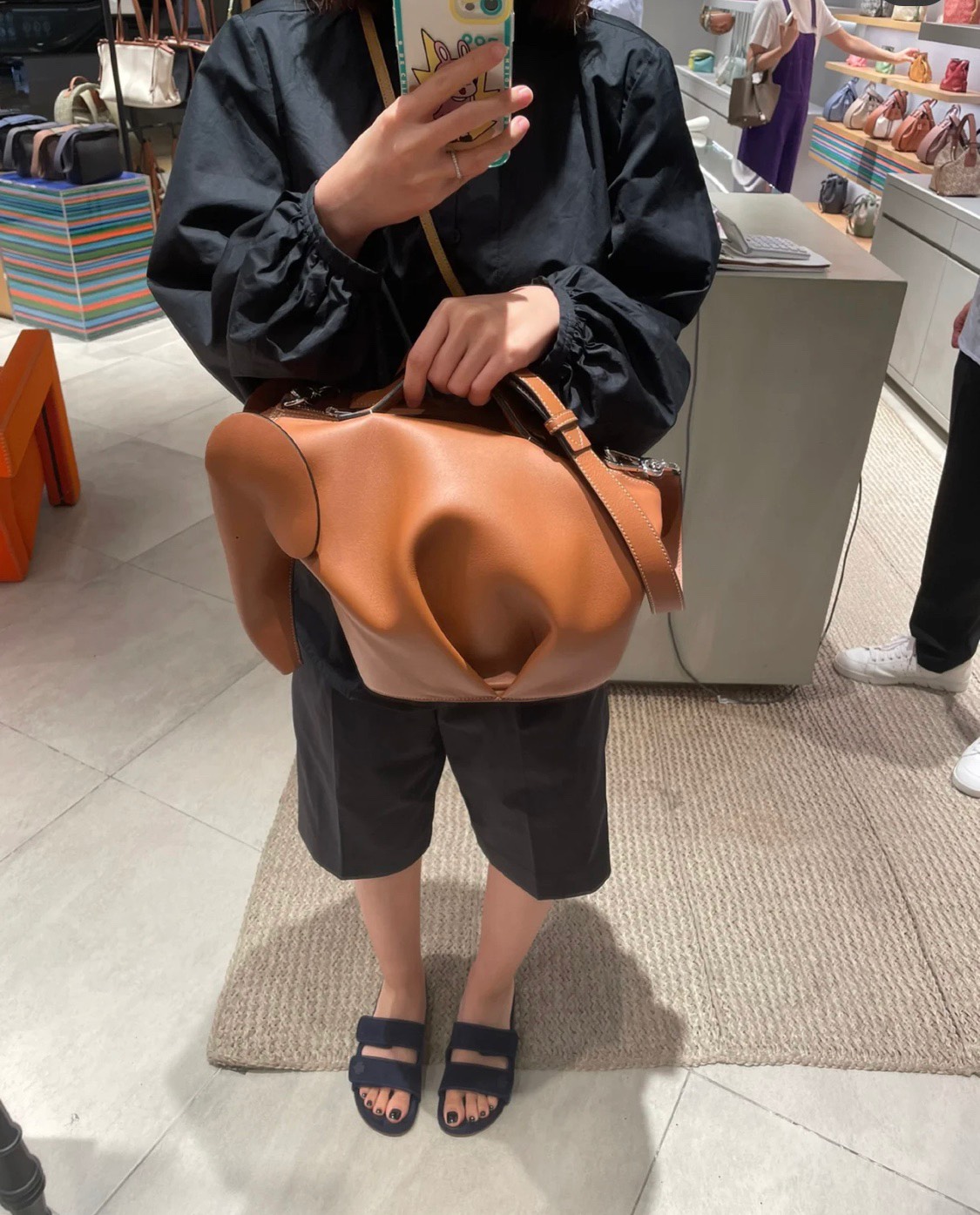 LOEWE罗意威 小牛皮特大号大象包 0537棕色