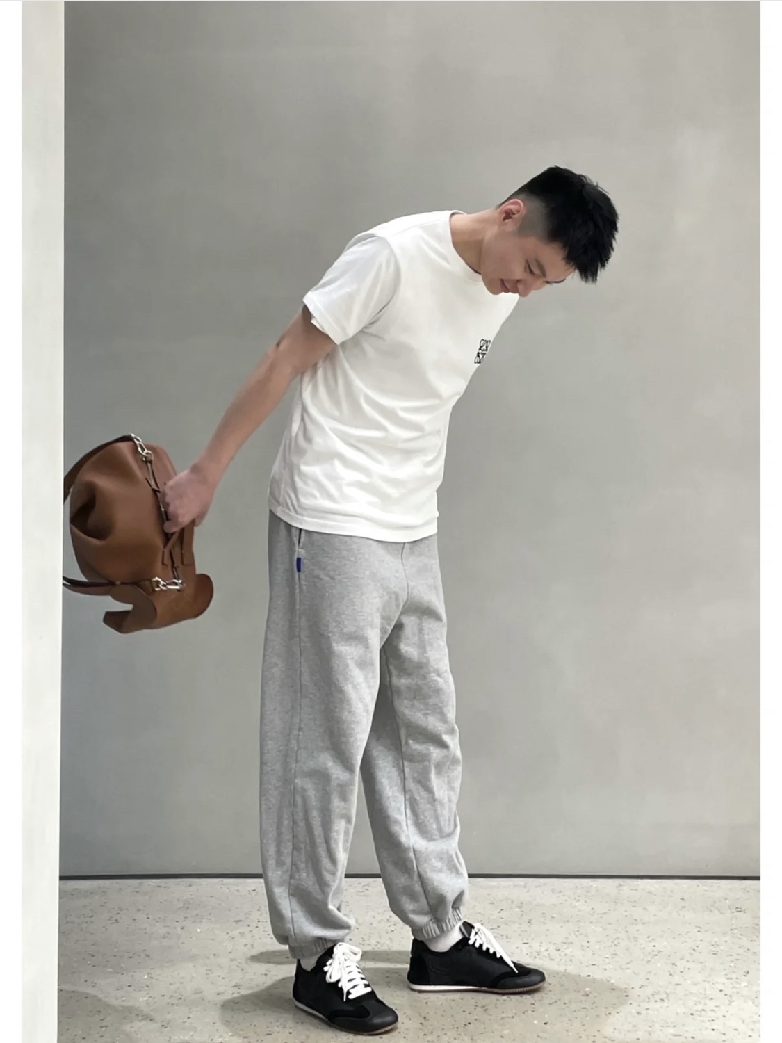 LOEWE罗意威 小牛皮特大号大象包 0537棕色