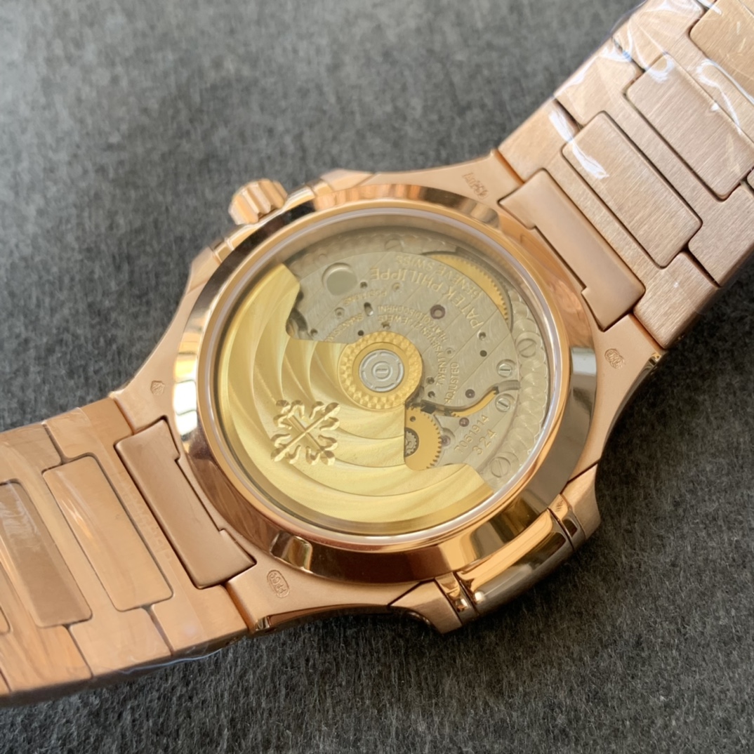 百达翡丽运动优雅系列鹦鹉螺女款7118型号1.全新订制版Cal.324SC一体自动上链机芯