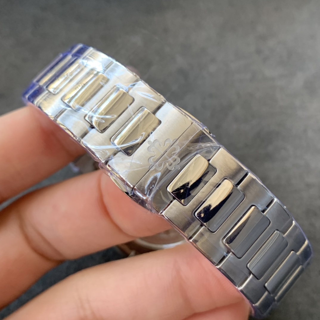 百达翡丽运动优雅系列鹦鹉螺女款7118型号1.全新订制版Cal.324SC一体自动上链机芯