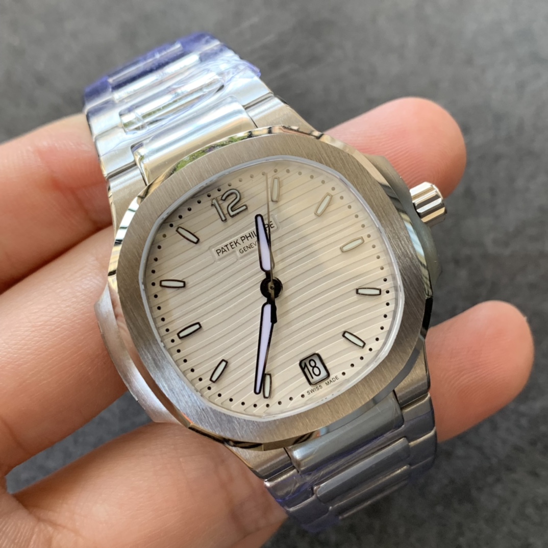 百达翡丽运动优雅系列鹦鹉螺女款7118型号1.全新订制版Cal.324SC一体自动上链机芯