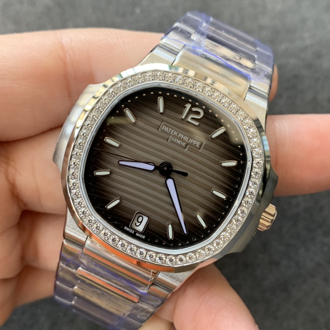 百达翡丽运动优雅系列鹦鹉螺女款7118型号1.全新订制版Cal.324SC一体自动上链机芯