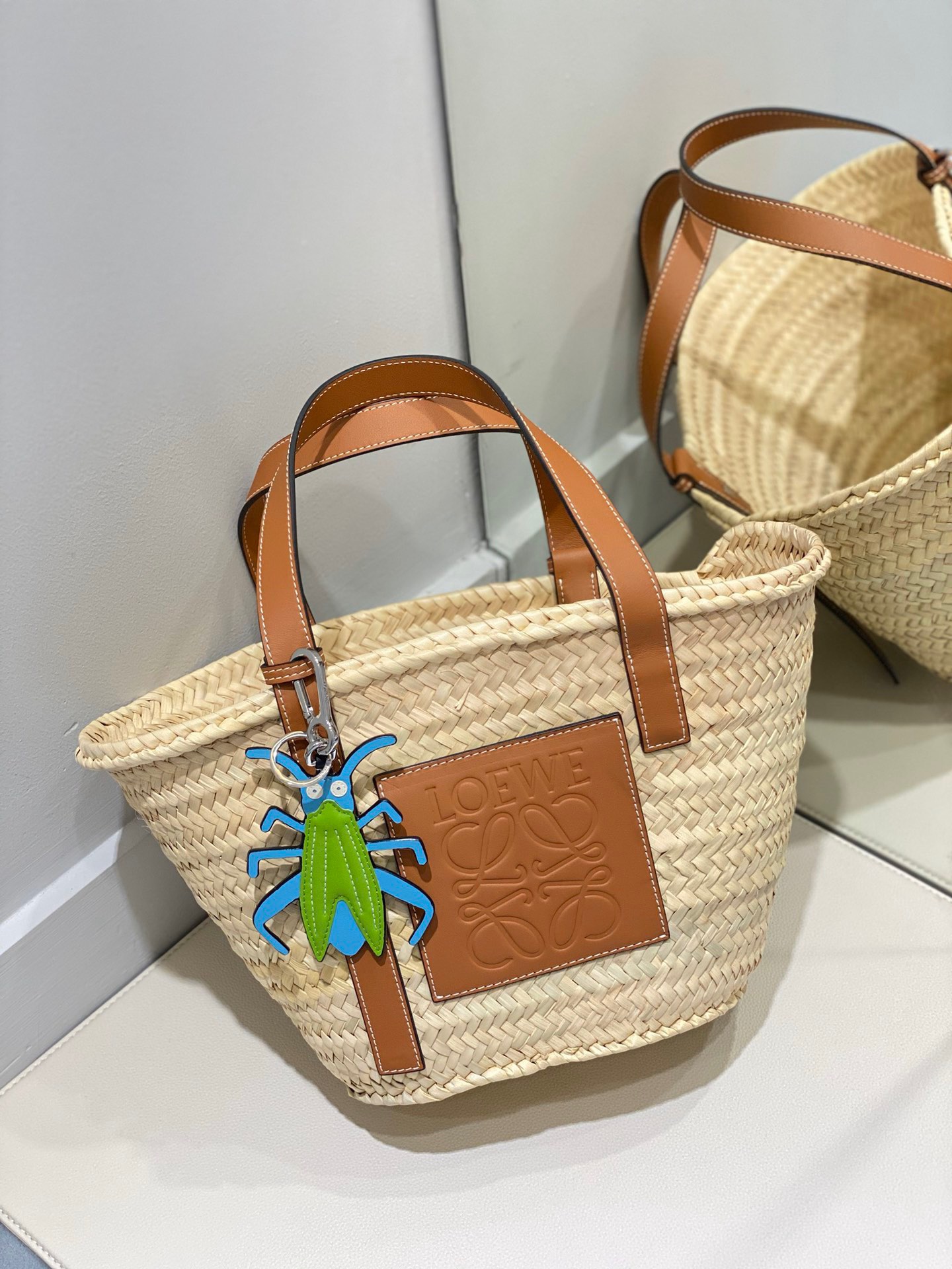 Loewe Medium Basket Bag Natural Raffia and Calfskin Leather Tote for Women 4 i1652770182 8835 2