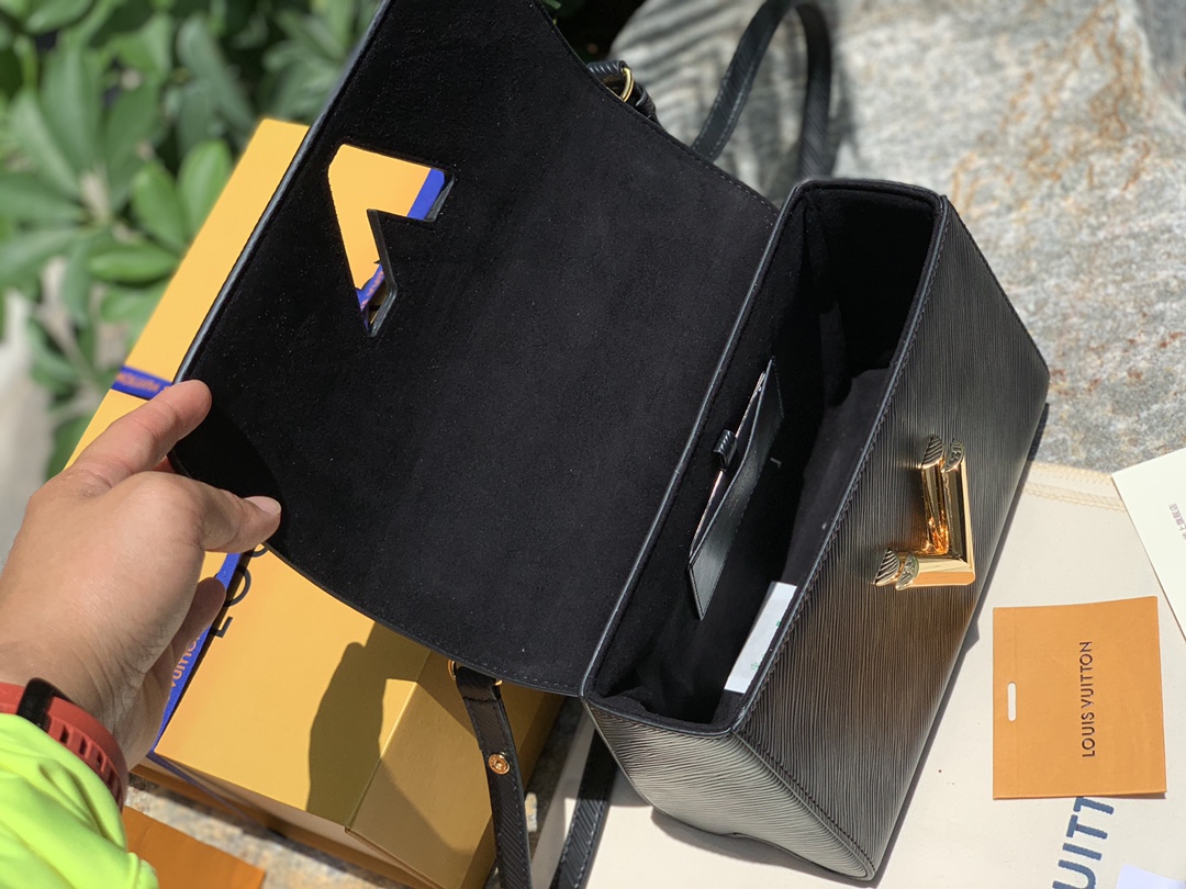 🌼 m59887尺寸23 x 17 x 9.5 CM ，黑色中号海外买手渠道，原厂原料！优雅气质的表达唯