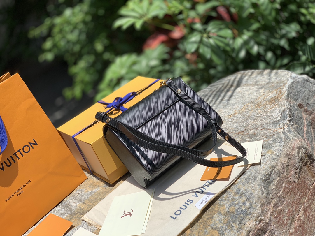 🌼 m59887尺寸23 x 17 x 9.5 CM ，黑色中号海外买手渠道，原厂原料！优雅气质的表达唯