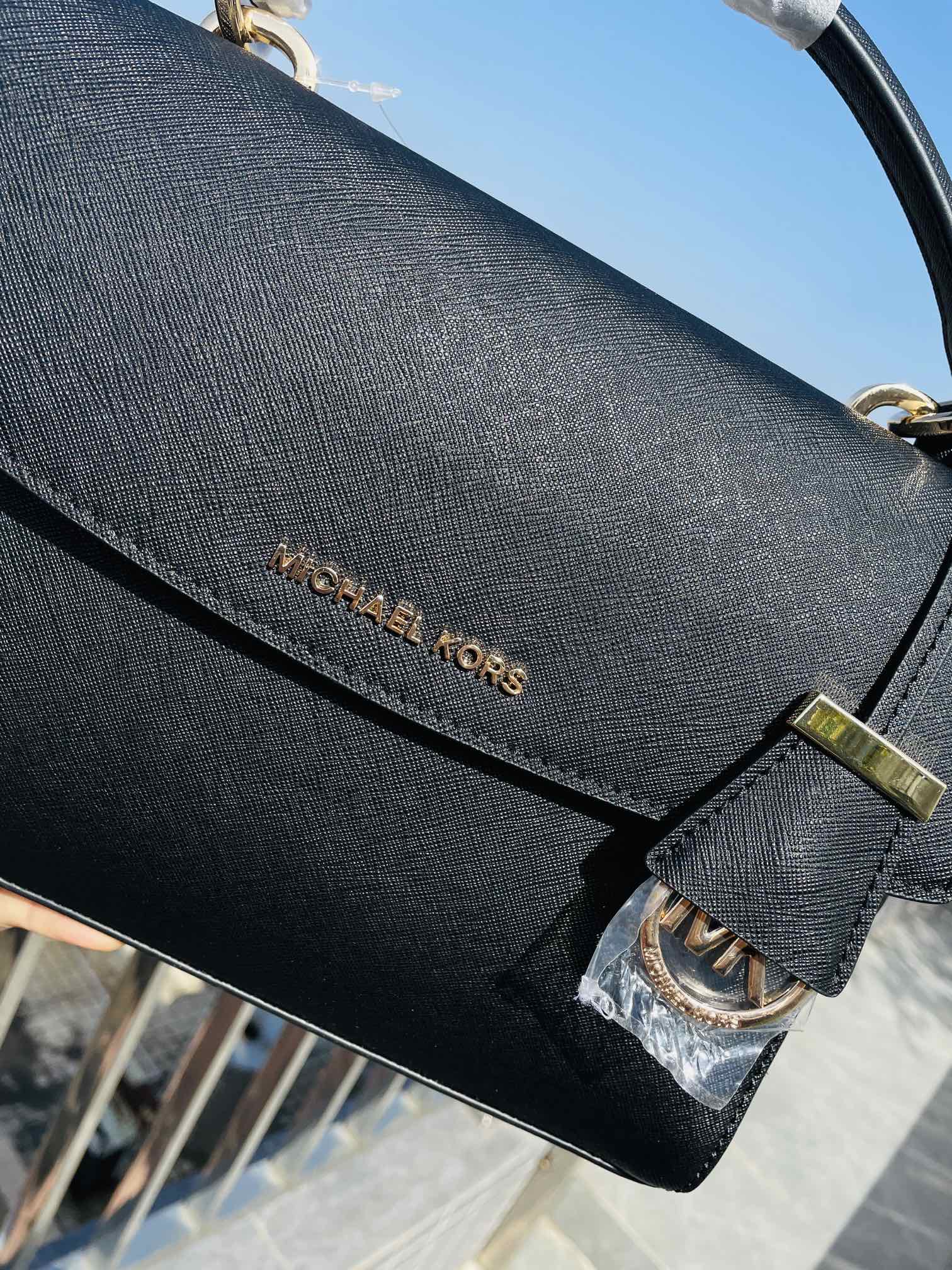 Michael Kors MK 纯原 小号剑桥包 进口十字纹牛皮．可以手提单肩斜挎 非常火