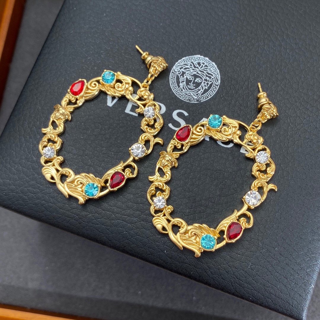 Versace Jewelry Earring Online Store
 Yellow Brass Virtus