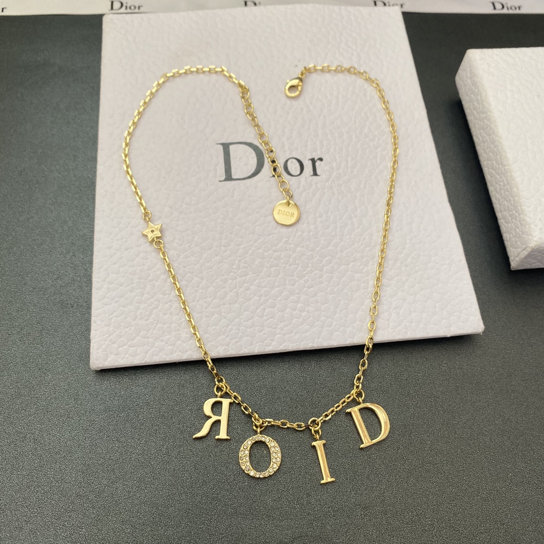 Dior Baby Necklace: New Delicate & Dainty Styles 11 a1652855020934 2851