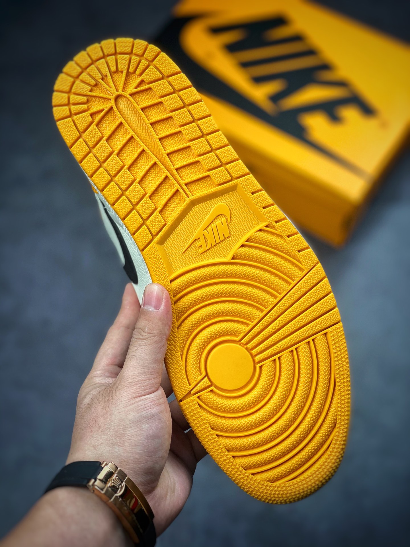 300 Air Jordan 1 High OG ”Yellow Toe” 黑黄脚趾 555088-711