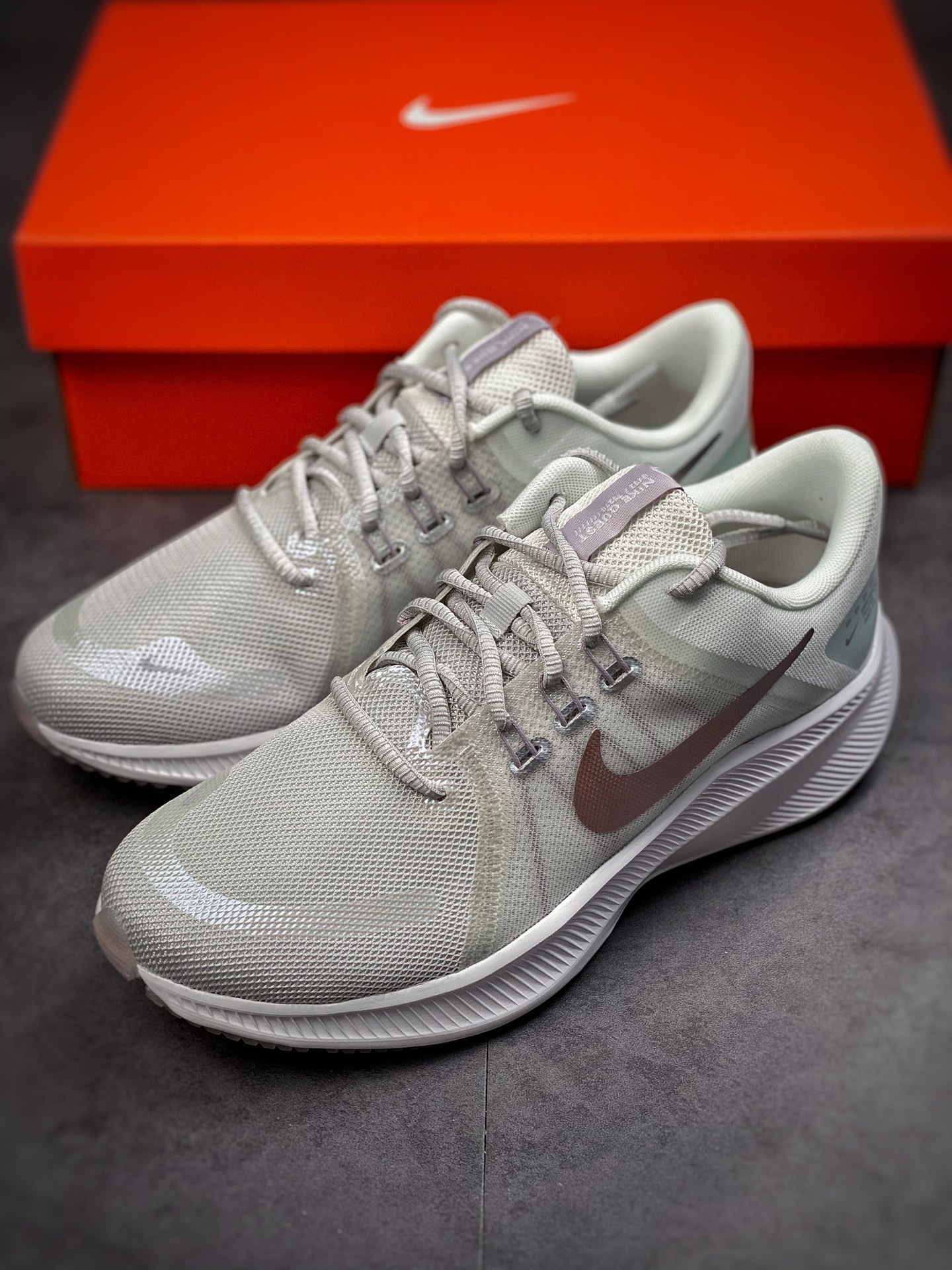 180 Nike Quest 4极速4代 网面透气 时尚休闲跑步鞋 DA8723-011