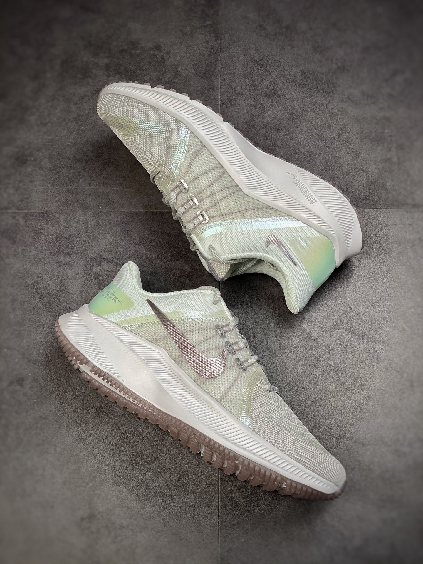 180 Nike Quest 4极速4代 网面透气 时尚休闲跑步鞋 DA8723-011