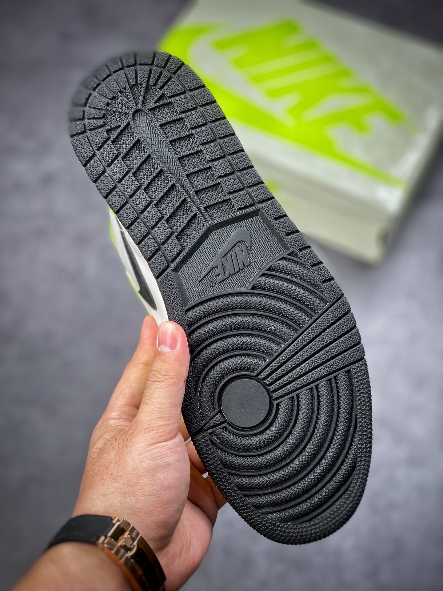 300 Air Jordan 1 “Obsidian” 荧光绿 纯原大厂出品555088-702