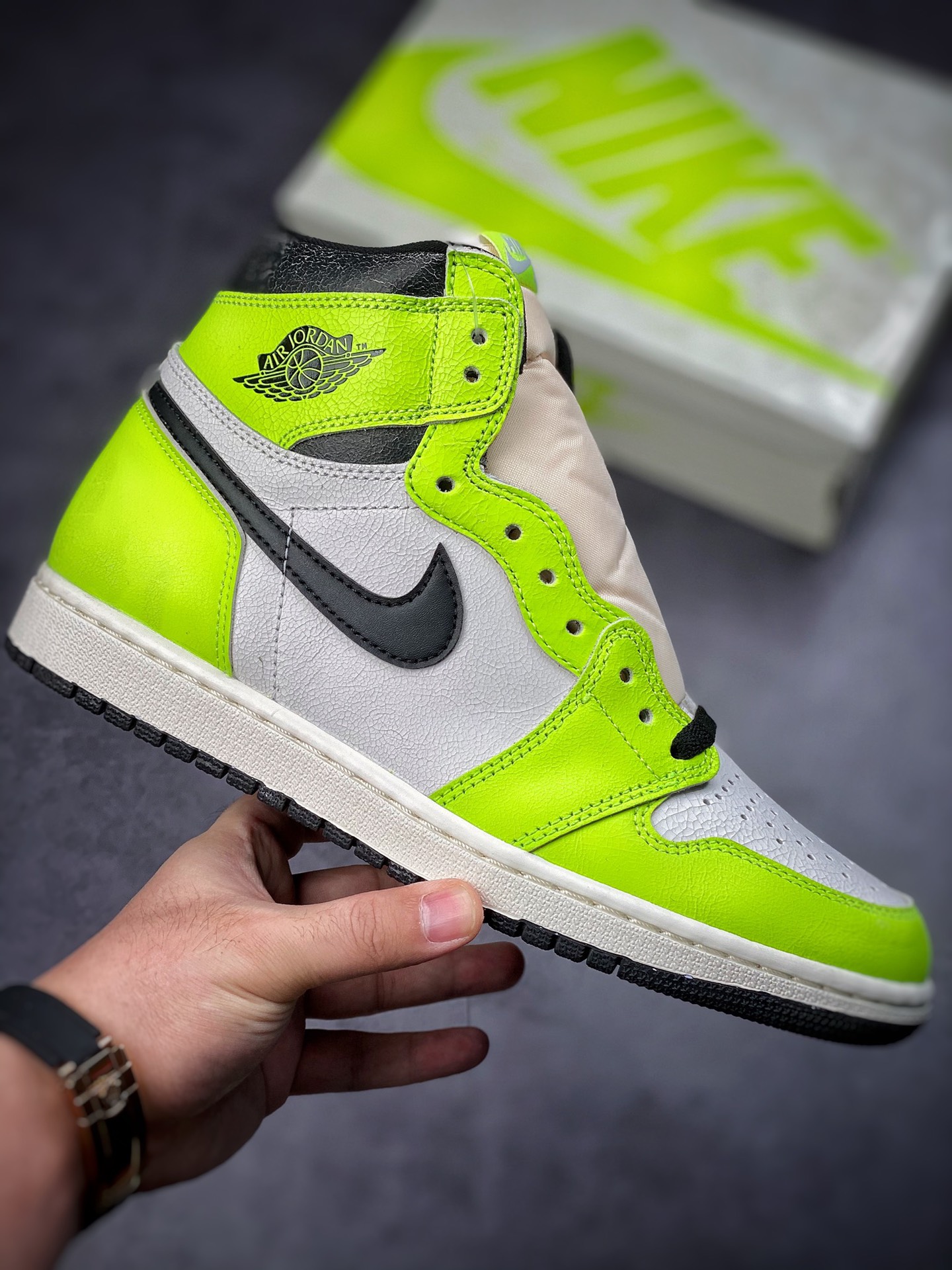 300 Air Jordan 1 “Obsidian” 荧光绿 纯原大厂出品555088-702