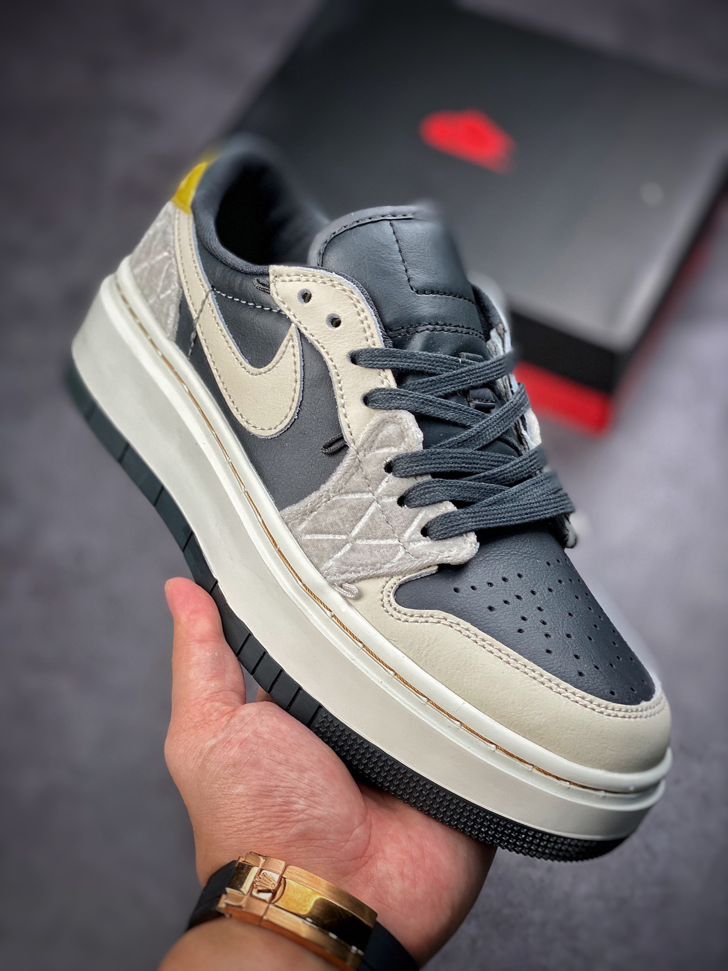 200 Air Jordan 1 Elevate Low SE 厚底复古篮球鞋 黑灰金厚底串珠 DV1494-001