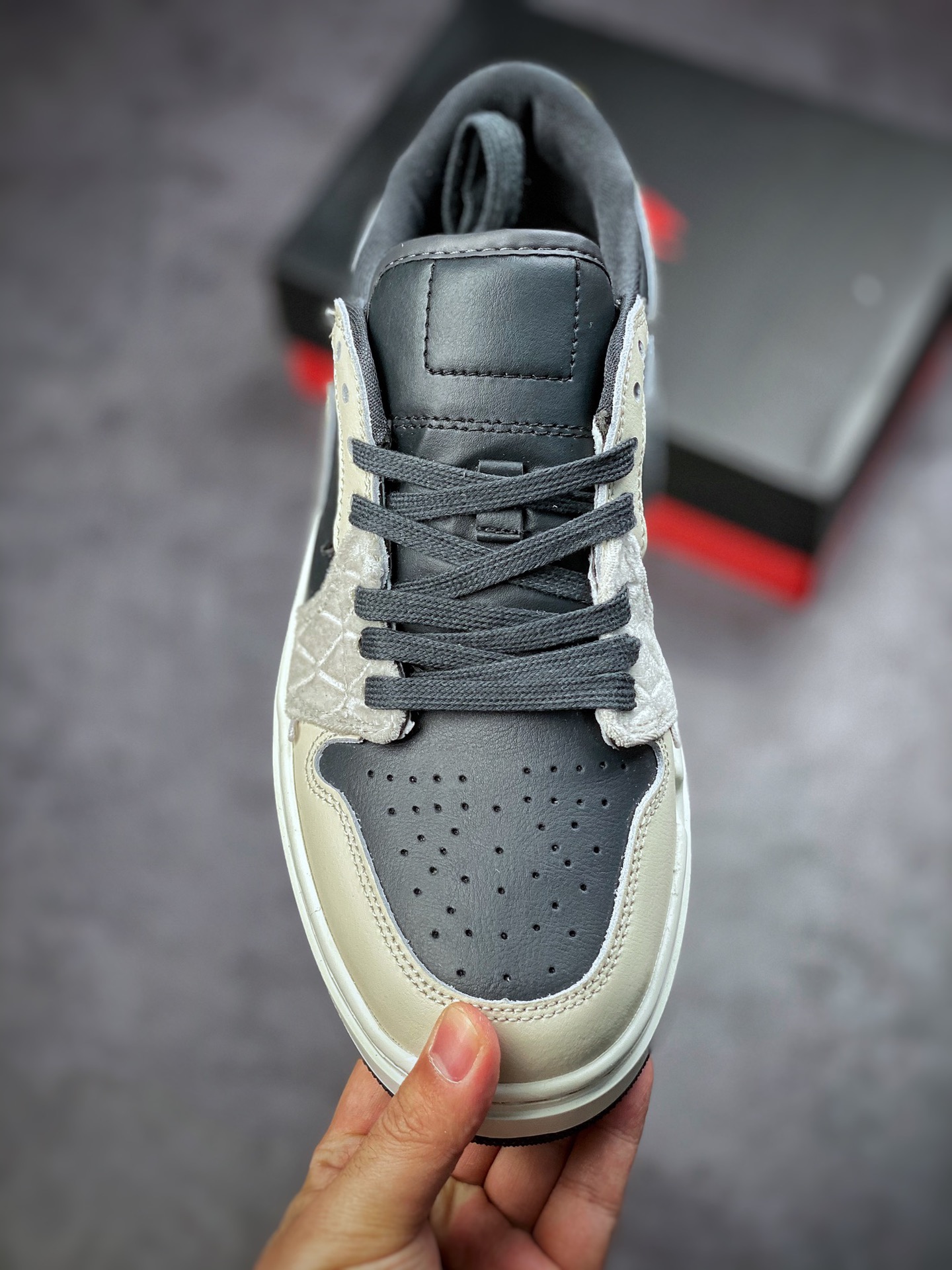 200 Air Jordan 1 Elevate Low SE 厚底复古篮球鞋 黑灰金厚底串珠 DV1494-001