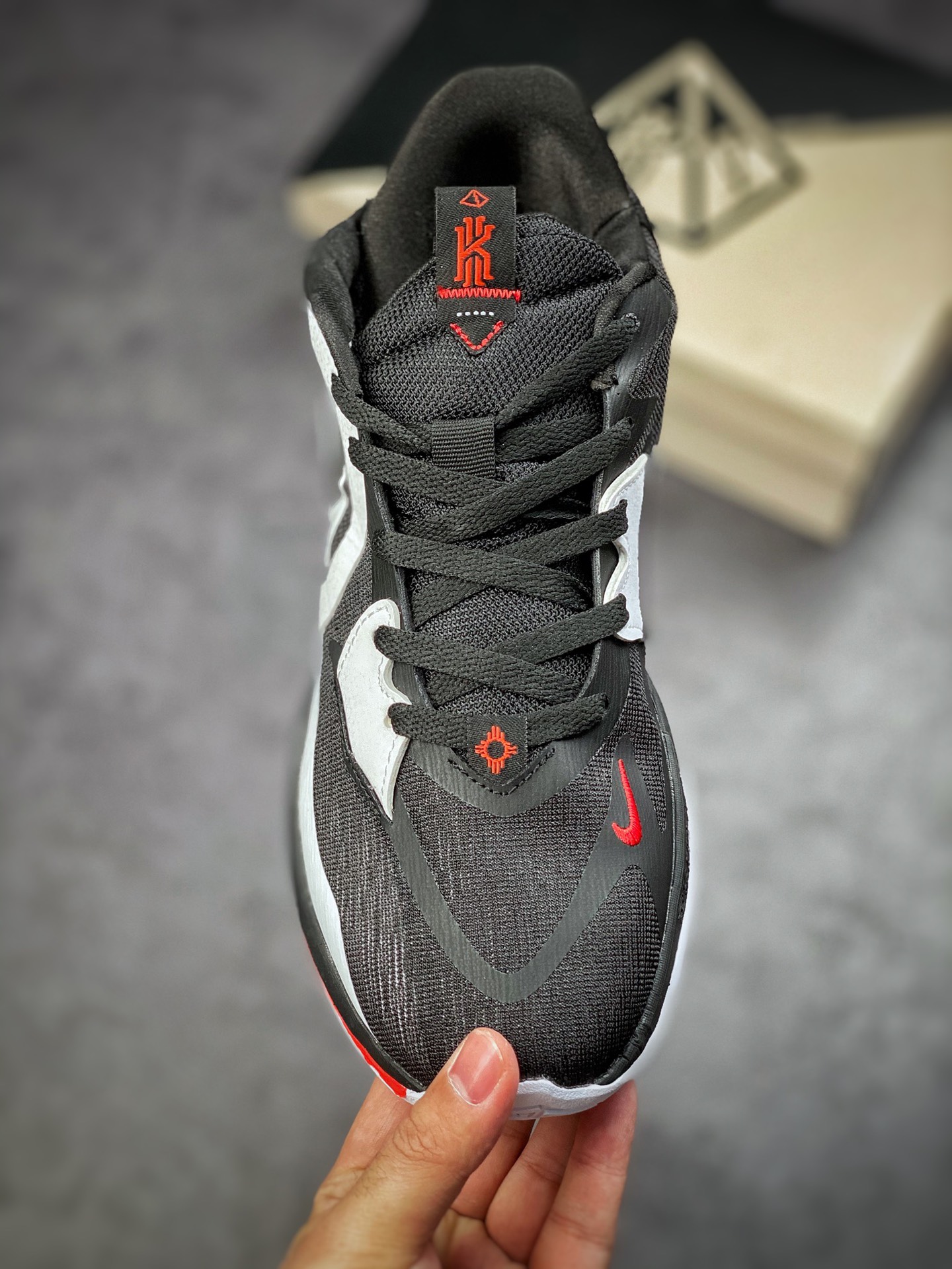 200 Nike Kyrie Low 5 EP 欧文5代低帮休闲运动篮球鞋 DJ6012-001