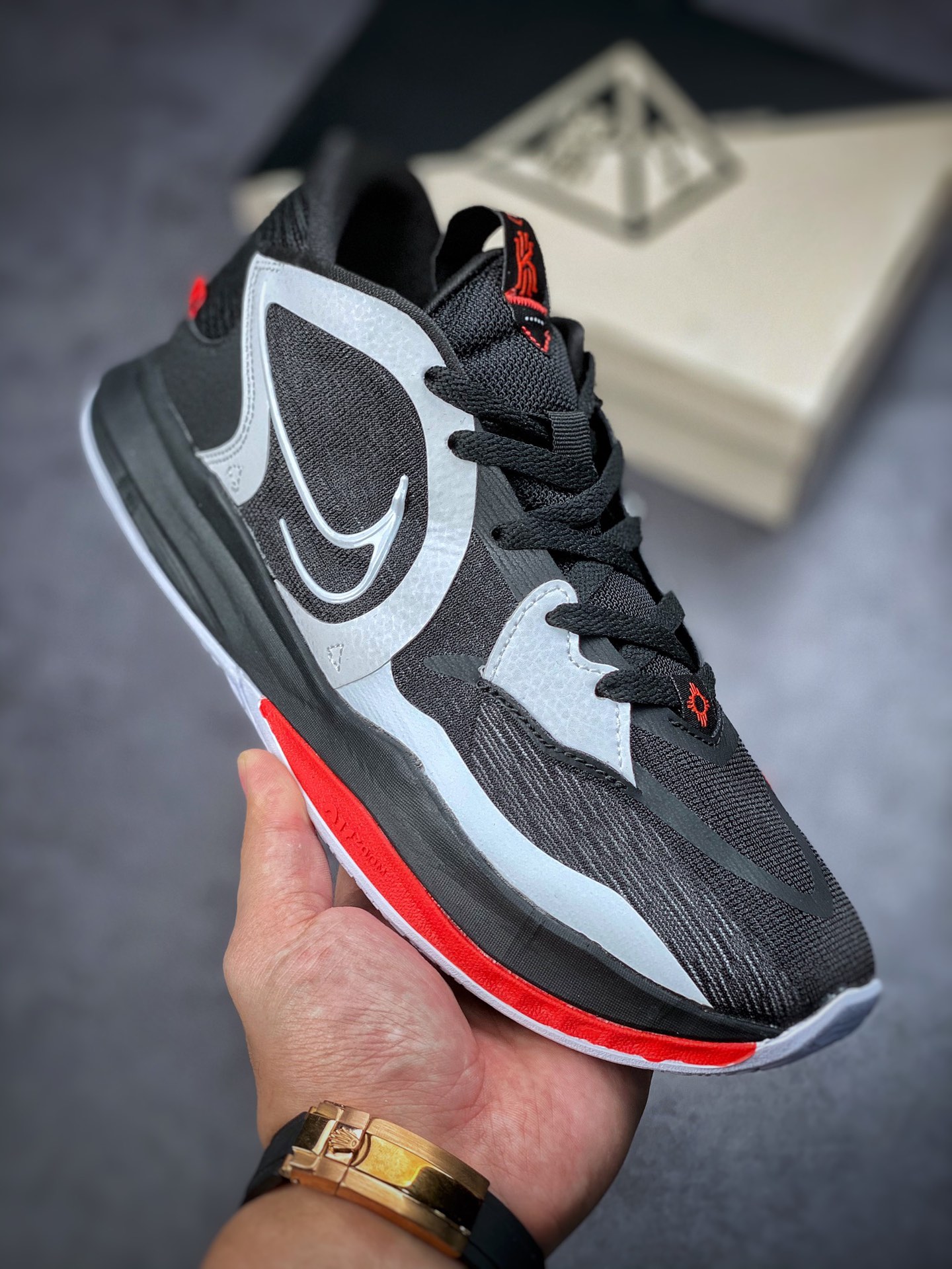 200 Nike Kyrie Low 5 EP 欧文5代低帮休闲运动篮球鞋 DJ6012-001